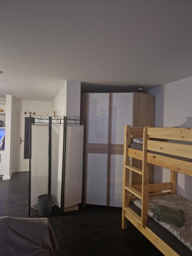 Souterrain-Wohnung Mit Kostenlosem Stellplatz Leipzig Luaran gambar