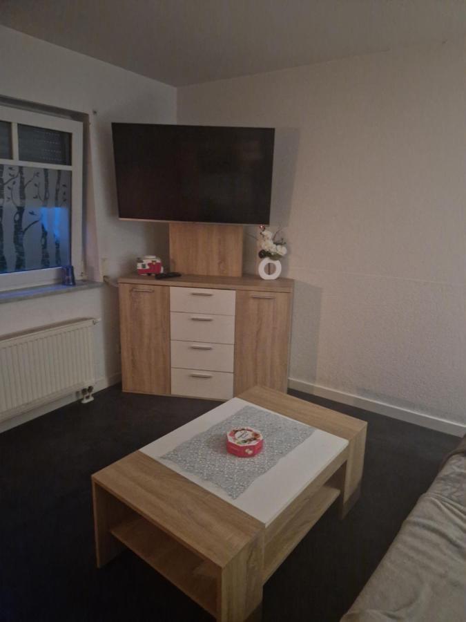 Souterrain-Wohnung Mit Kostenlosem Stellplatz Leipzig Luaran gambar