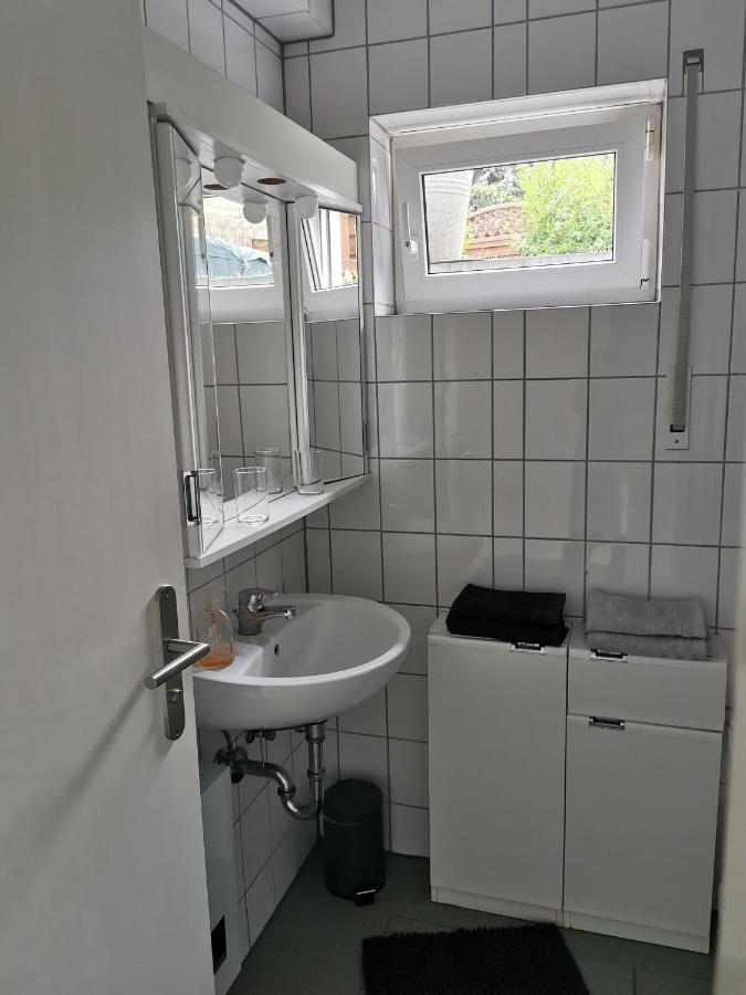 Souterrain-Wohnung Mit Kostenlosem Stellplatz Leipzig Luaran gambar